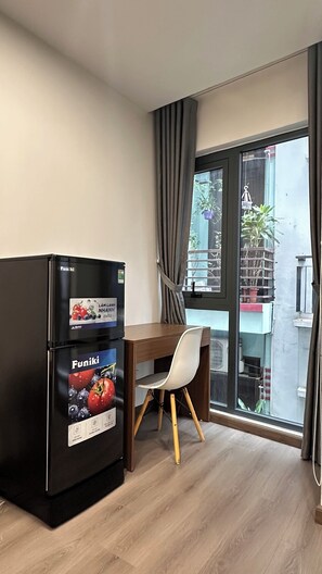 Desk, free WiFi - NQ Apartment (Hanoi)