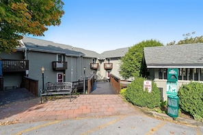 Exterior - Long Range VIEWS! 3BR Renovated Condo w Balcony, Fireplace on Sugar Mt at 4500ft (Banner Elk)