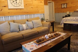 مكواة/لوح كي وخدمة الإنترنت وملاءات أسرّة