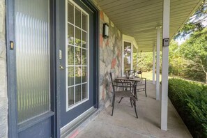 تناول الطعام بالخارج