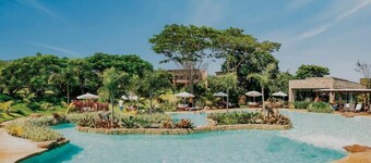 Clara Dourado Resorts