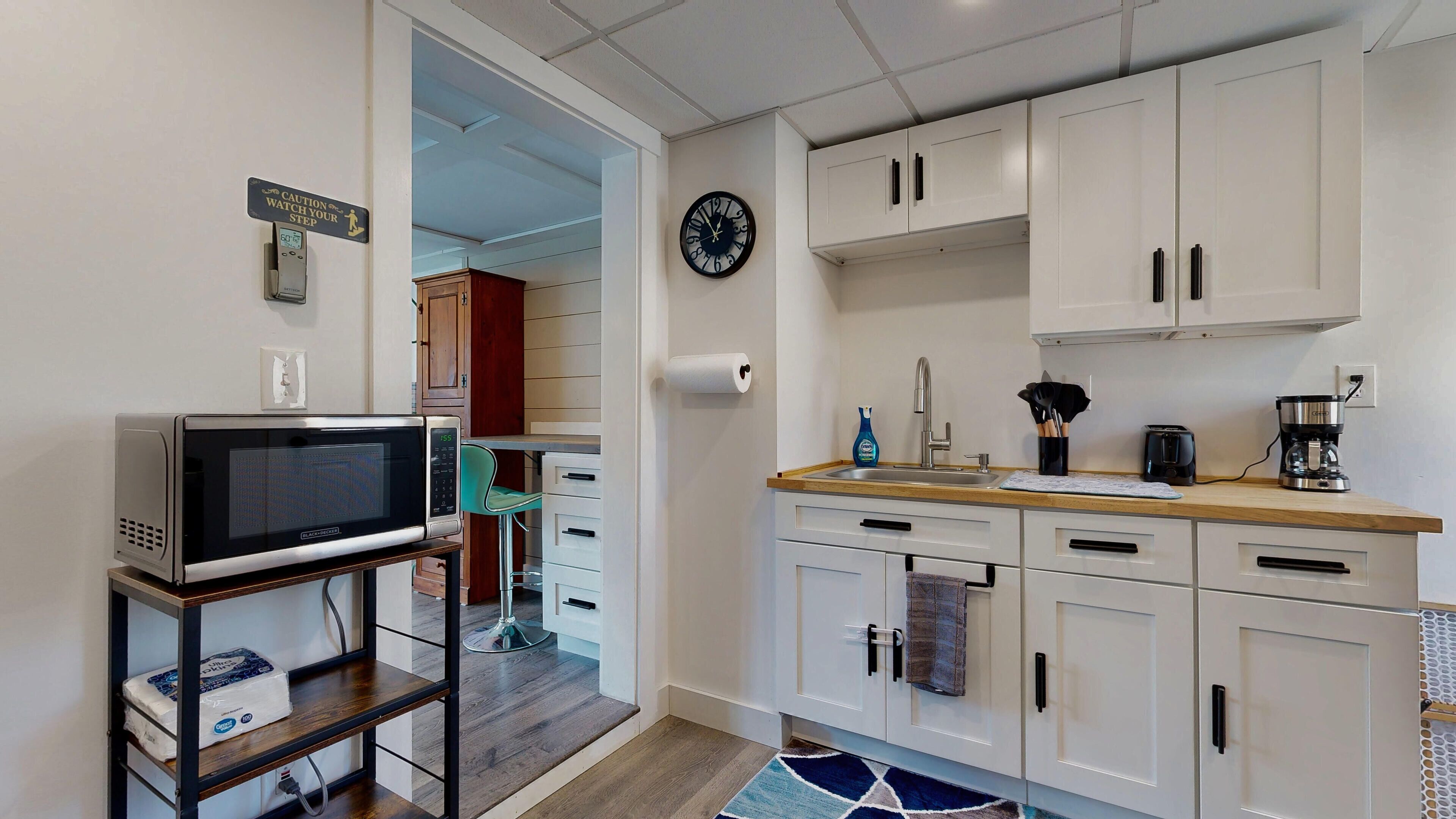 Micro-ondes, four, plaque de cuisson