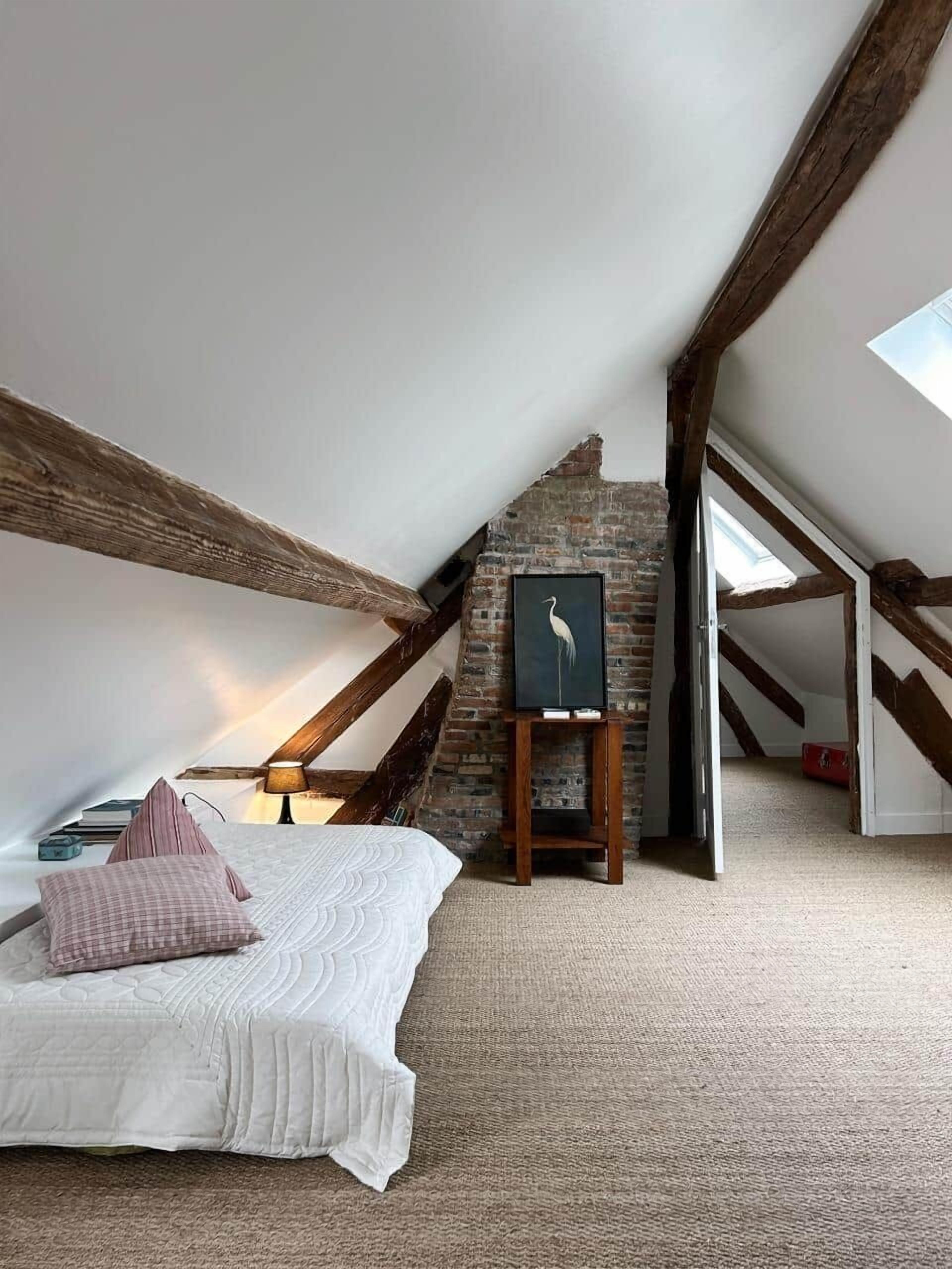 4 bedrooms, desk, iron/ironing board, free WiFi