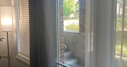 2BR Apartment in quiet Neighbourhood, Near Airport