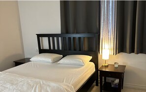 2 habitaciones, tabla de planchar con plancha, wifi y ropa de cama 