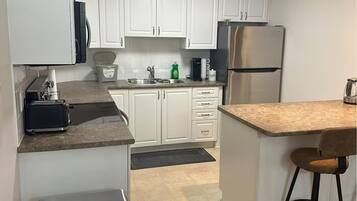 Micro-ondes, four, plaque de cuisson, lave-vaisselle