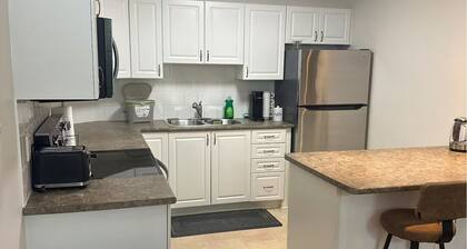 2BR Apartment in quiet Neighbourhood, Near Airport