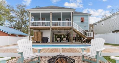 Beach Therapy!! 3-bed/ 2.5 Bath house on Oak Island ICW views -Pool, Golf cart