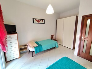 Bügeleisen/Bügelbrett, WLAN, Bettwäsche