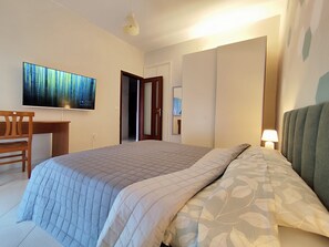 Bügeleisen/Bügelbrett, WLAN, Bettwäsche