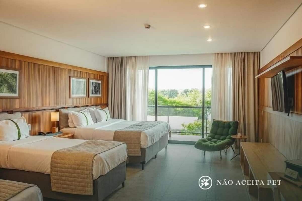 Comfort Room, Partial Lake View | In-room safe, free WiFi