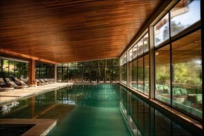 Indoor pool, 2 outdoor pools