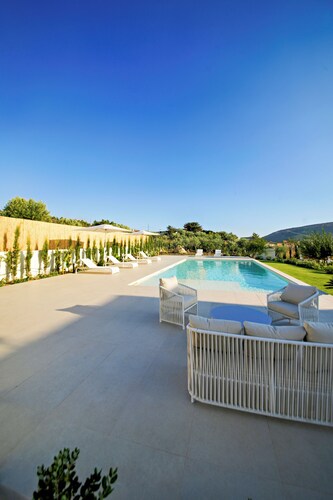 WATER PETRA Pool Villa & Suites
