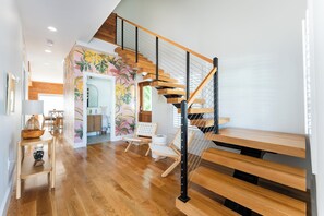 Interior - -LUXURIOUS 4 Bd, 3.5 Bth off DUVAL-OLD TOWN-Modern, Pool/hot tub-Separate Studio (Key West)
