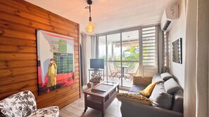 TV - Studio overlooking the Marina du Marin (LE MARIN)