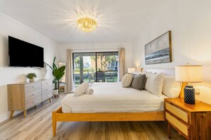 2 bedrooms, iron/ironing board, travel cot, WiFi - Edgewater Resort Villa |Sleeps 8 - Beach, Pools & Golf (Panama City Beach)
