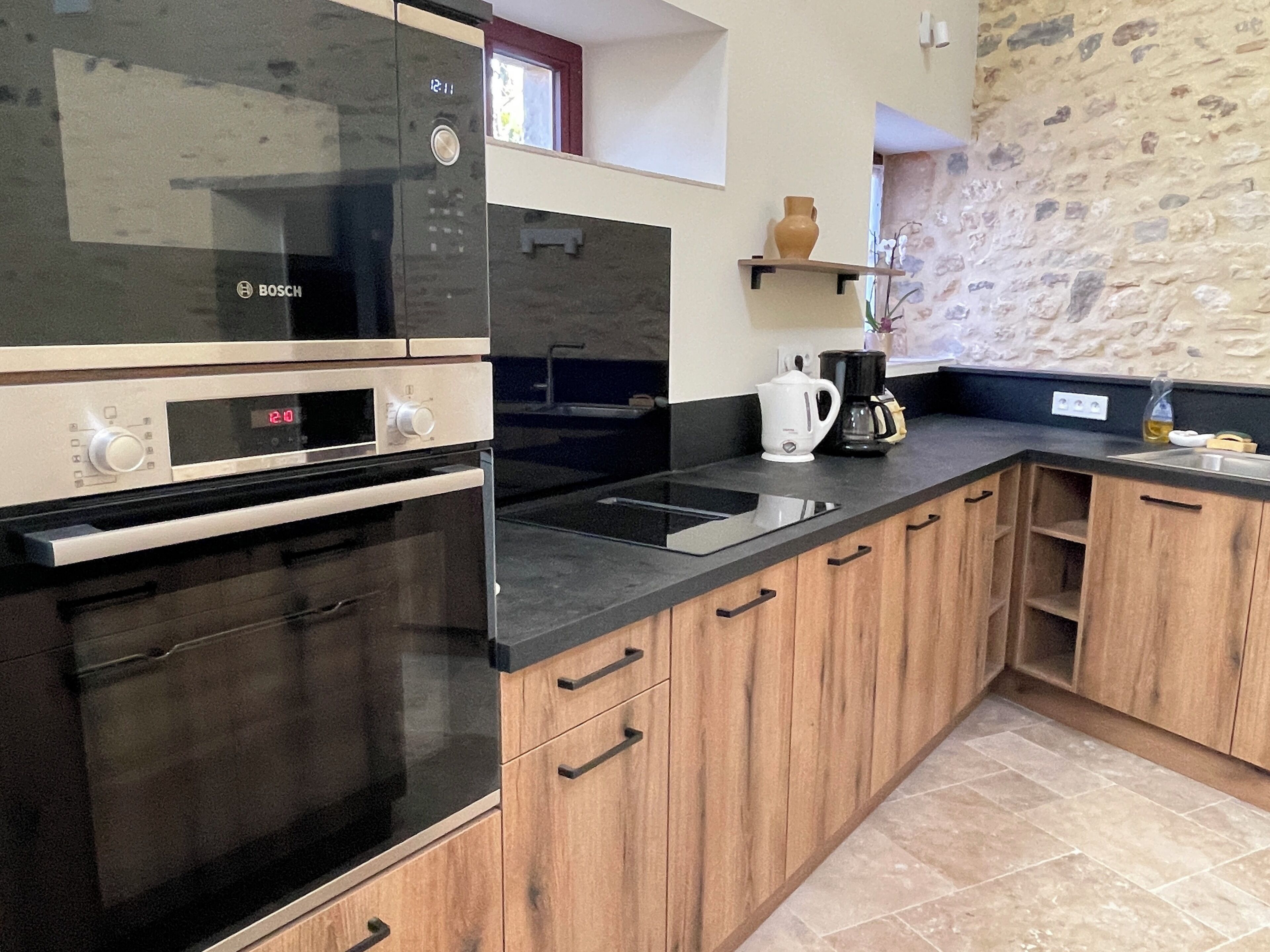 冰箱、微波炉、烤箱、炉灶