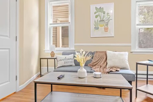 Cutest Little Italy Suite · Work Desk · FAST Wifi