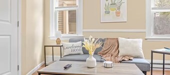 Cutest Little Italy Suite · Work Desk · FAST Wifi