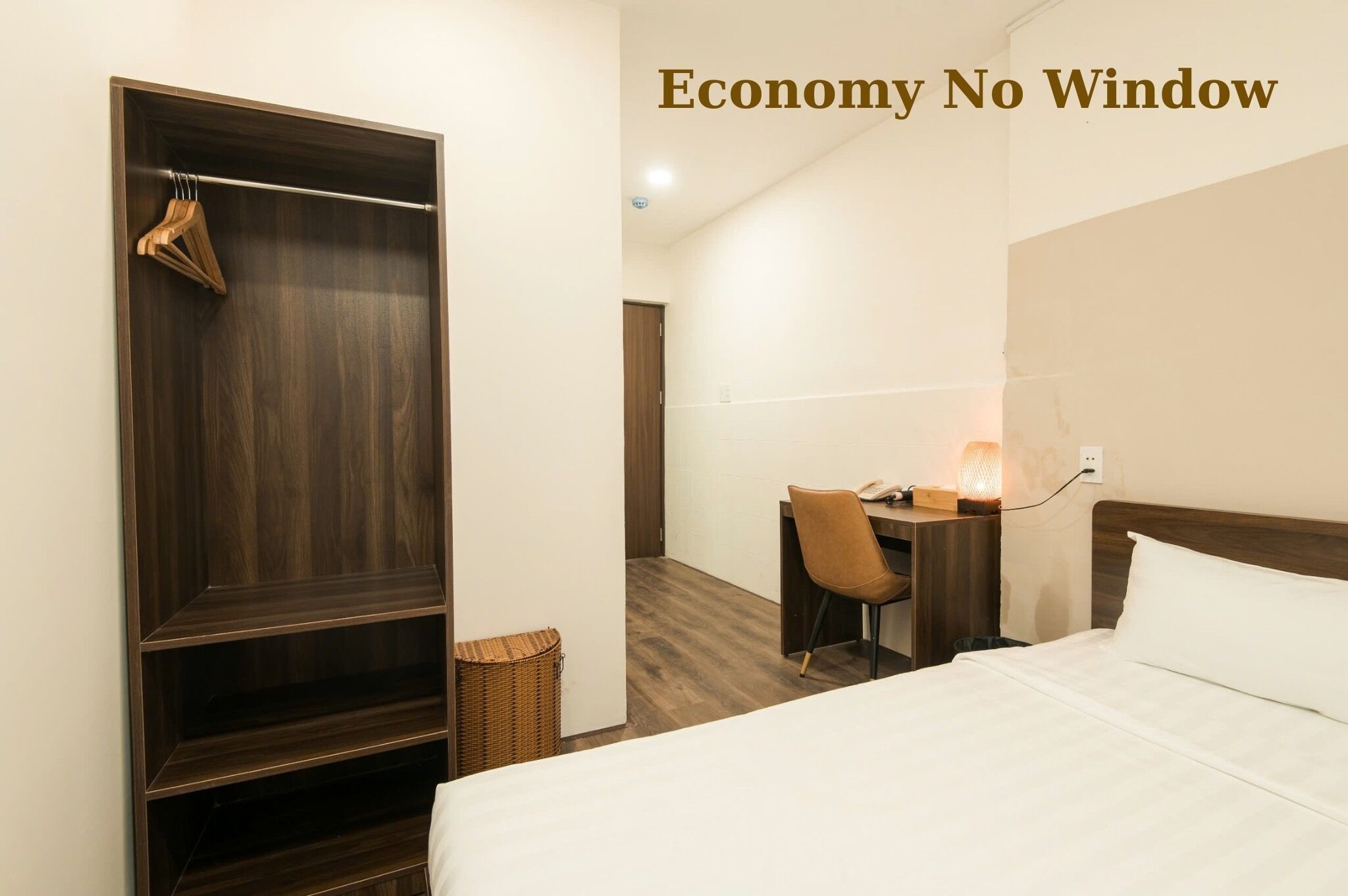 Economy Double Room | Desk, free WiFi