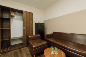 Family Quadruple Room, No Windows | Room amenity - Cashew Inn (Ben Thanh)