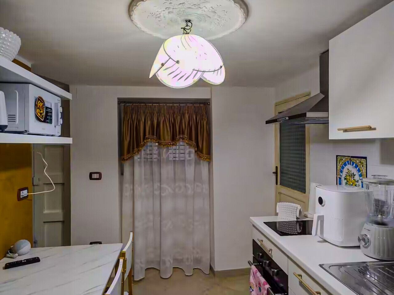 Microwave, oven, stovetop, coffee/tea maker