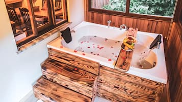 Comfort Villa, Mountain View | Desk, laptop workspace, free WiFi