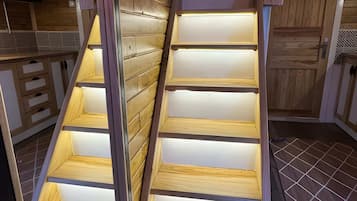 Bureau, espace de travail pour ordinateur portable, Wi-Fi gratuit