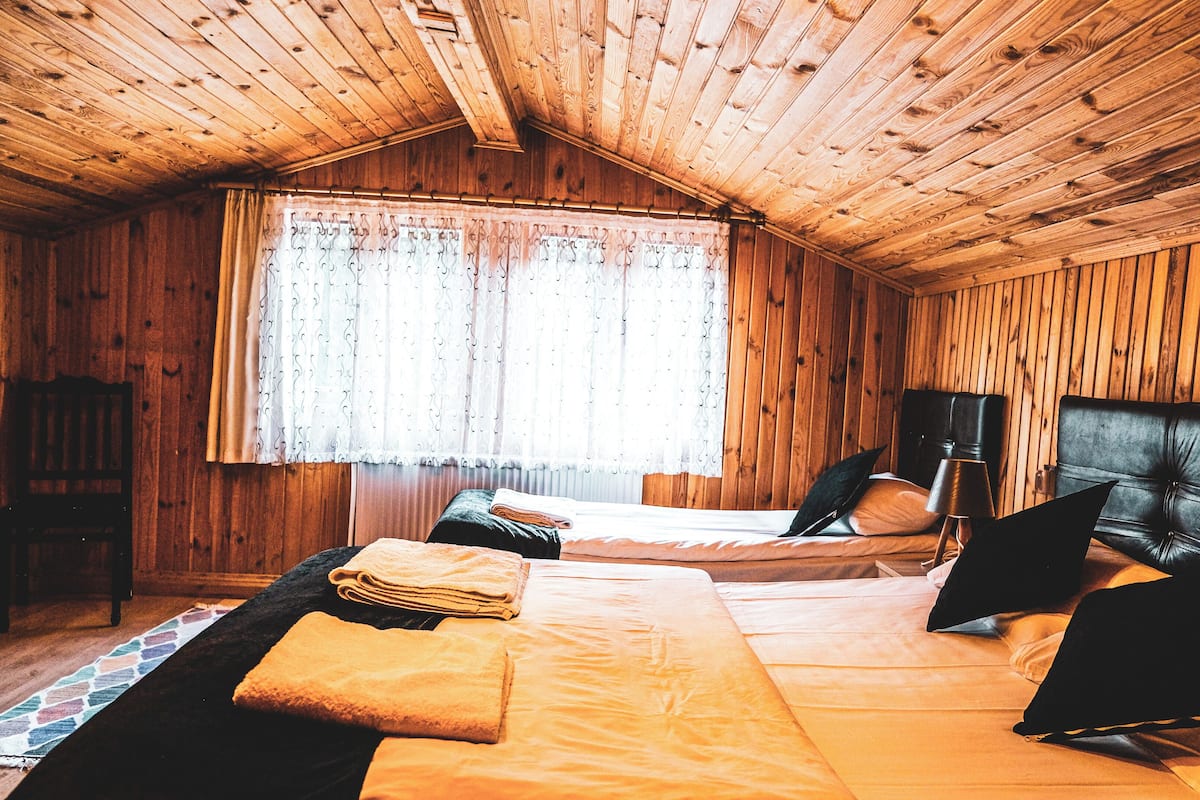 Suite d'estil japonès, balcó, vistes a la muntanya | Escriptori, espai de treball apte per a portàtils i wifi gratuïta