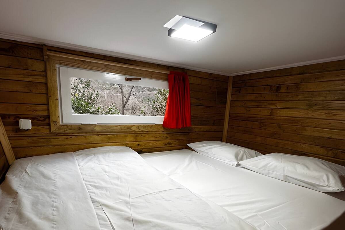 Casa móvil Confort, vistas a la montaña | Escritorio, espacio para trabajar con un portátil, wifi gratis