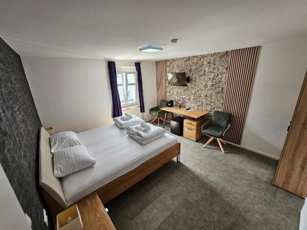 Een kluis op de kamer, een bureau, gratis wifi