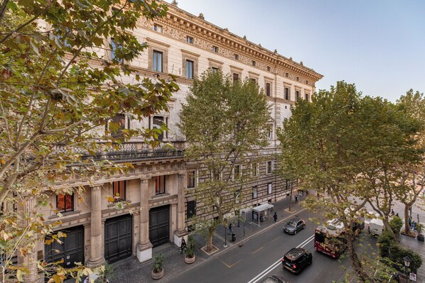 A historic building with classical architecture, including columns and ornate details. - Romantic Stay near Santa Maria
Maggiore - Authentic Roman Charm &
Colosseum Walk (Roma)