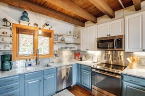 Fridge, microwave, stovetop, dishwasher - Walk to Slopes: Mars Hill Resort-Style Mtn Chalet (Mars Hill)