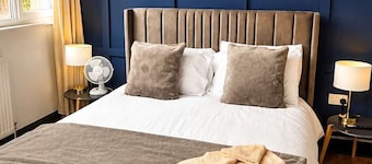 Modern Apartment in Central Warrington | Sleeps 4