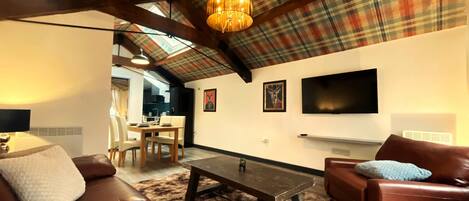 Télévision, chaîne hi-fi, espaces bureaux