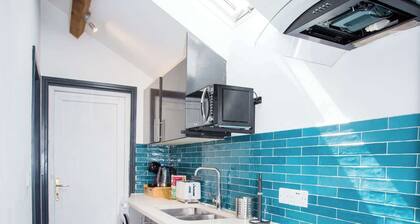 The Coach House by The Hive WA1