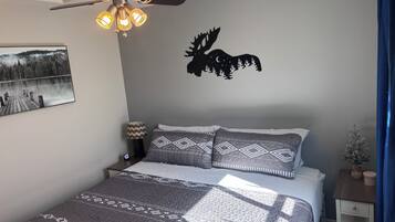 2 bedrooms, iron/ironing board, free WiFi, bed sheets