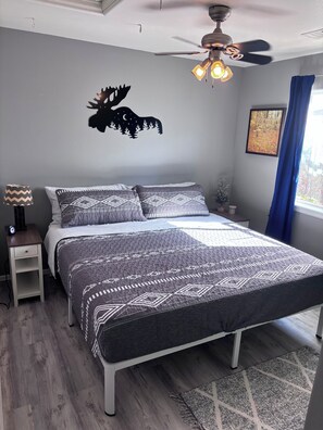 2 chambres, fer et planche à repasser, Wi-Fi gratuit, draps fournis