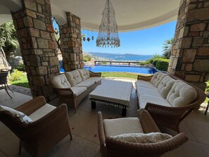 Terrace/patio - Triplex Villa with Private Pool, Bodrum Castle and Sea Views in Bodrum (Bodrum)