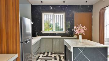 Micro-ondes, four, plaque de cuisson, lave-vaisselle