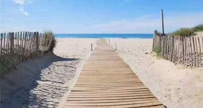 Chaleureux T2 parking privé /terrasse /clim