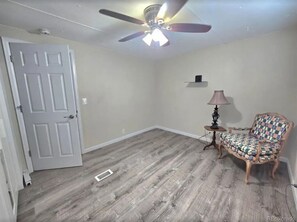 Interior -  Lookout Mountain in your view and Clear Creek 5 minutes. (Golden)