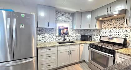 Lookout Mountain in your view and Clear Creek 5 minutes.