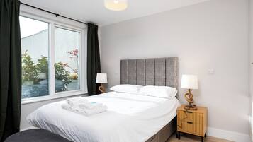 2 bedrooms, desk, iron/ironing board, free WiFi