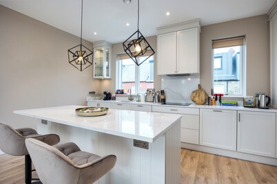 New 2-Bed Home w/ Garden Steps from Google Dublin HQ & Train Station