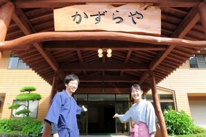 المنشأة من الخارج