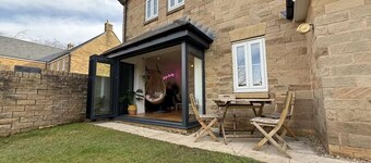 West Lodge, 5 Bedroom House, Dog Friendly, EV Charger + Great Location.