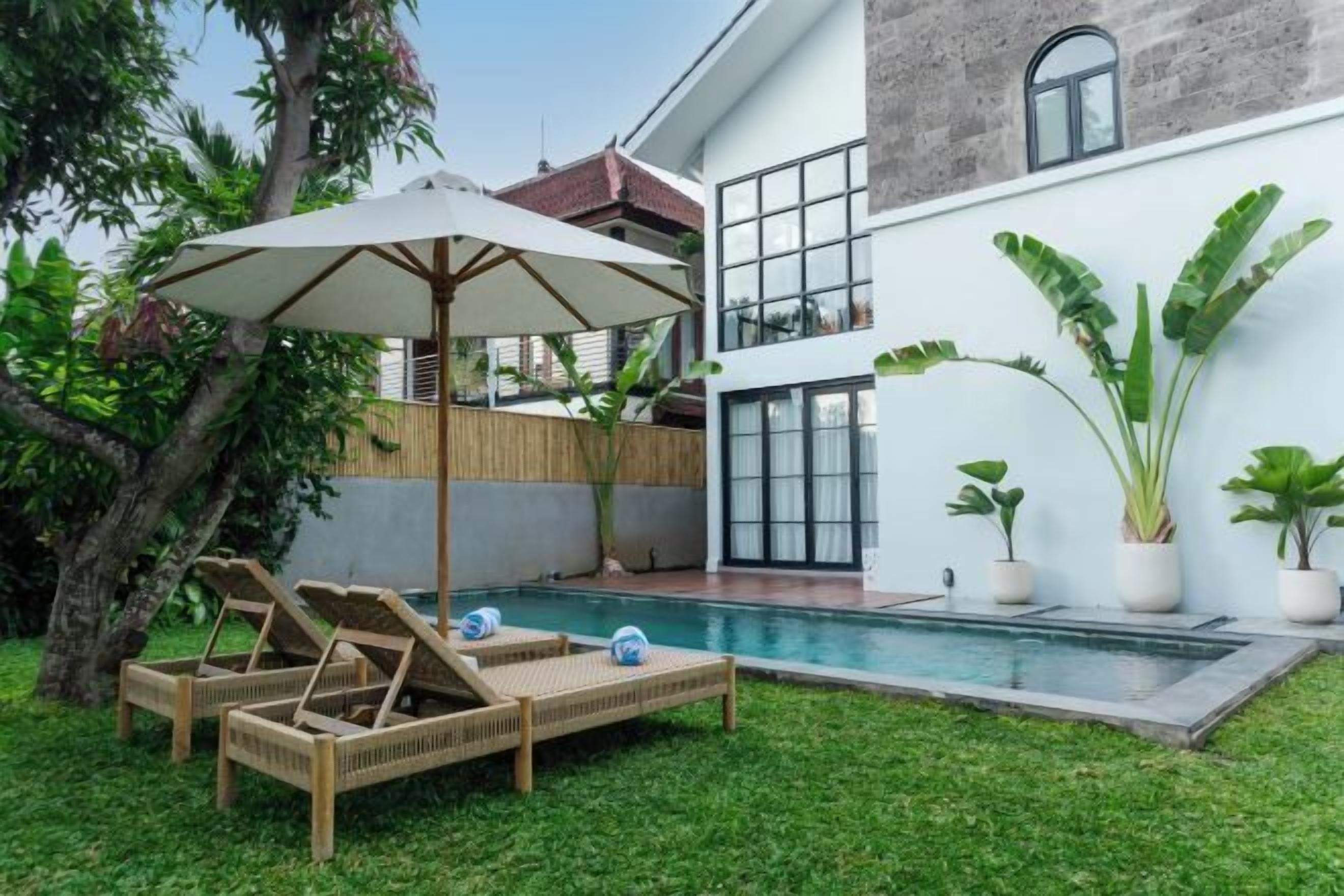 حمام سباحة خارجي