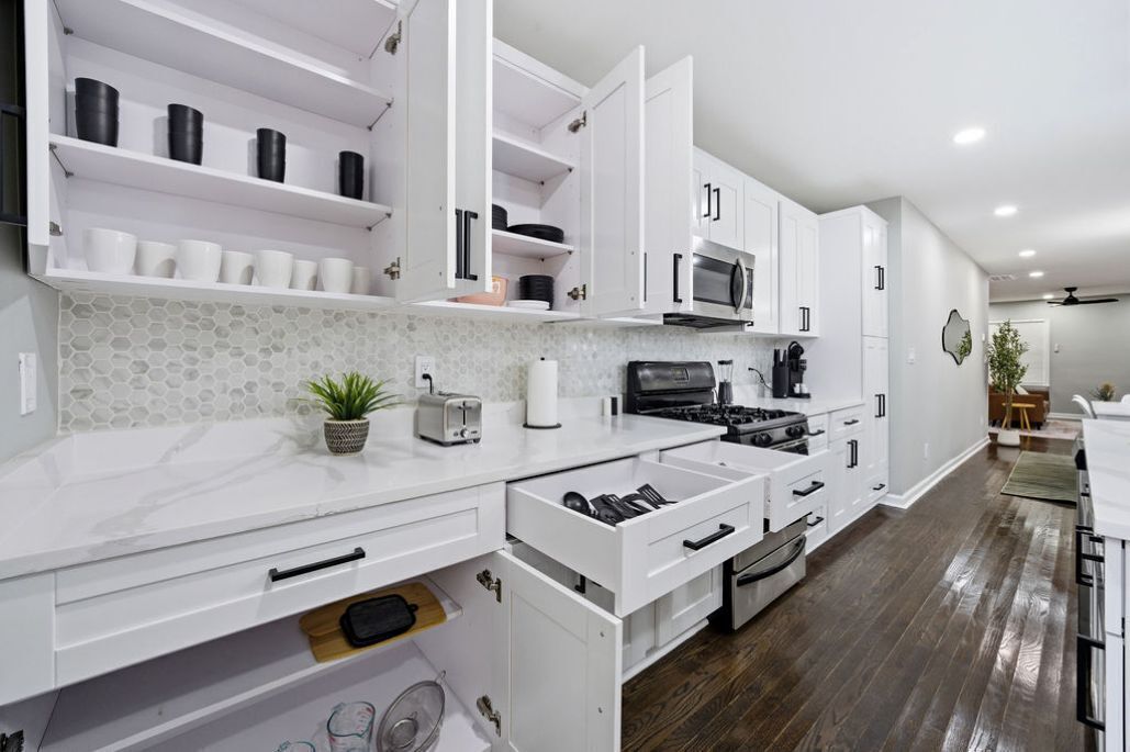 Micro-ondes, four, plaque de cuisson, lave-vaisselle