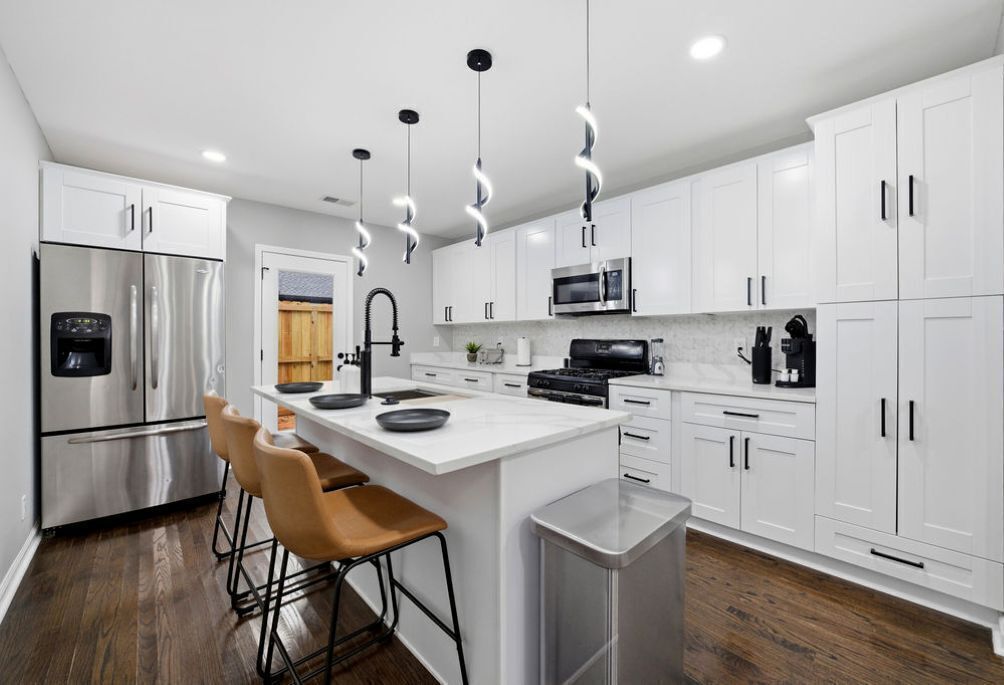 Micro-ondes, four, plaque de cuisson, lave-vaisselle